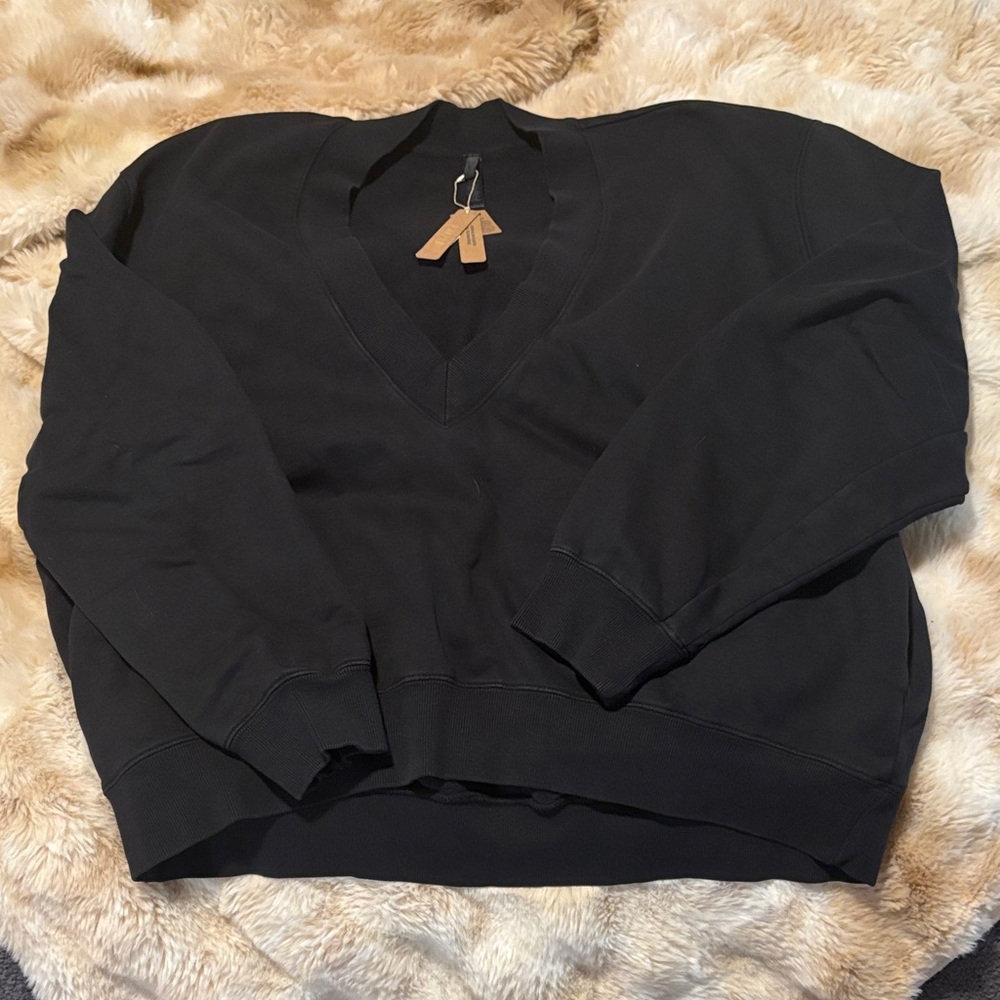 NWT SKIMS Boyfriend Fleece V-Neck Pullover